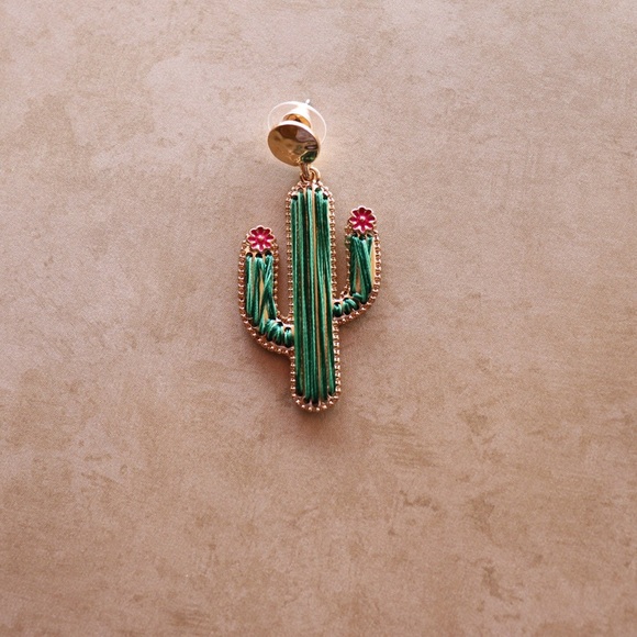 LAST ONE | Vibrant Cactus Earrings - Picture 4 of 4